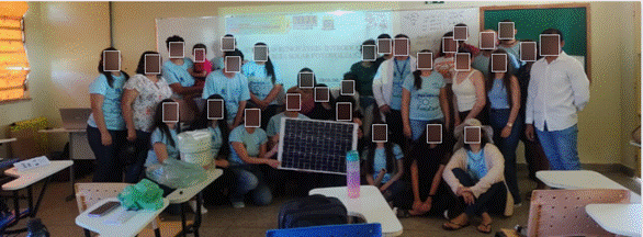 Uma imagem contendo no interior, mesa, quarto, escritório

Descrição gerada automaticamente